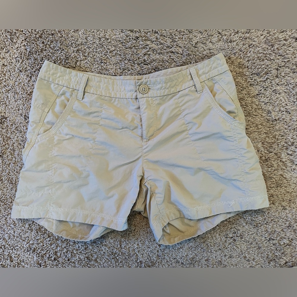Eddie Bauer Tan Cargo Shorts for Casual Comfort and durable. Gorpcore athleisure